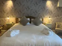 Black Horse Inn Hotels near Adrenaline Trampoline, Soft Play & Gaming Centre