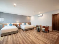 Tahiti Central Seaview - 50m to Night Market Phu Quoc Hotels near Coco Dive Center