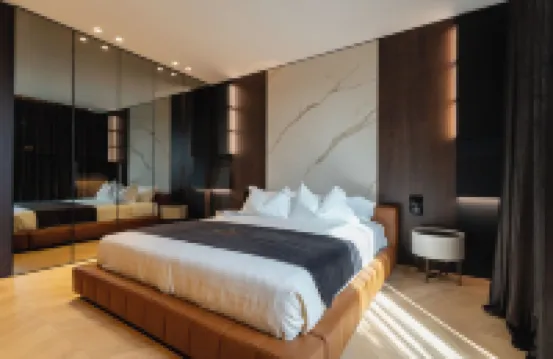 กรีน พาร์ค เพนต์เฮาส์ สวีท แอนด์ พูล