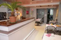 Hôtel de La Croix de Malte Hotels in Cherbourg-Octeville
