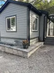 "The Hideaway 1" Charming 2-bedroom house with WiFi, AC in fabulous Farmington