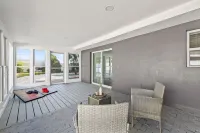 Sunny Palmetto Oasis: 4Br Home with Private Pool 4 Bedroom Home by RedAwning Hotels in Palmetto