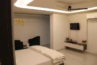 Hotel Gold Stone Hotels in New Kanpur City