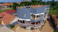Noaz Hotel