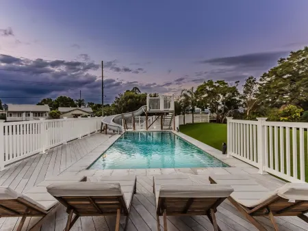 Hamptons White House