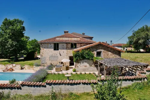 Les Picardies Hotel a Chabanais