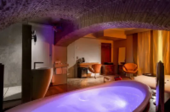 SuiteSistina for Brave Lovers