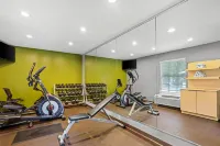 Spark by Hilton 布拉夫頓 希爾頓黑德島 - 健身室/gym room
