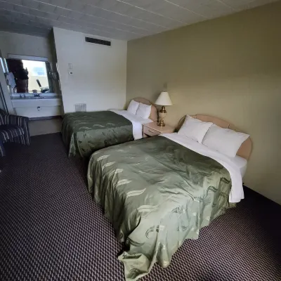 Richland Inn - parking
