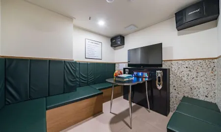 Cheongju Hotel Rosy Отели рядом с достопримечательностью «Cheongju Zoo»