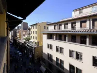 Domus Uffizi Hotels near Corridoio Vasariano