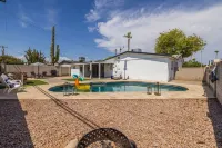 Charming Studio Guest House in the Heart of Tempe - Private Pools