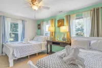 Charming Beachside Retreat - Turtle