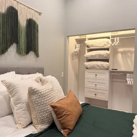 Cozy 1-Bedroom Loft in the Heart of Faribault with Arcades + Sauna & Gym