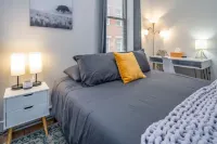 Prime OTR, Steps to TQL, Findlay Mkt, Light Rail, WiFi, 3 LUX Queen Beds, 55inTV Hotels near Holy Cross - Immaculata Parish