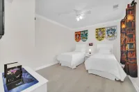 Charming 3-bedroom condo with WiFi, fitness room in Tremendous Davenport ChampionsGate Golf Resort附近的飯店