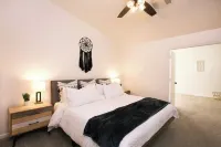 Desert Oasis-Casinos-Golfing-off-road riding plus safe trailer storage!