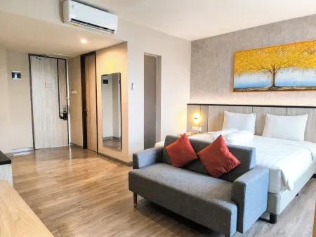 Front One Gosyen Hotel Salatiga Отели в г. Sidomukti