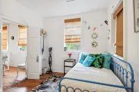 Charming 3-bedroom historic cottage in Bay Saint Louis with public beach access