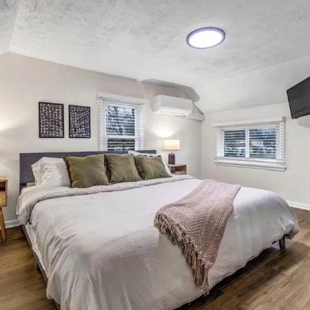 New! Renovated 1BR w/ King: Modern Comfort