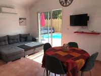 Near Soulac/mer 50M² air-conditioned chalet with private heated indoor pool