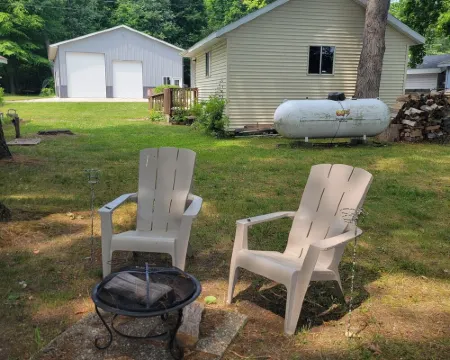 Croton Pond Cottage and dock- pet friendly! Hotels in Croton Township