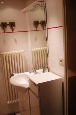 PLEASANT TWO ROOMS IN THE CENTRE OF THE VILLAGE