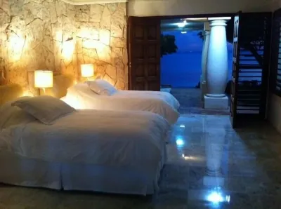 Enjoy your own private beach in this Amazing Luxury Beachfront property!!! Hotels near Playa Norte
