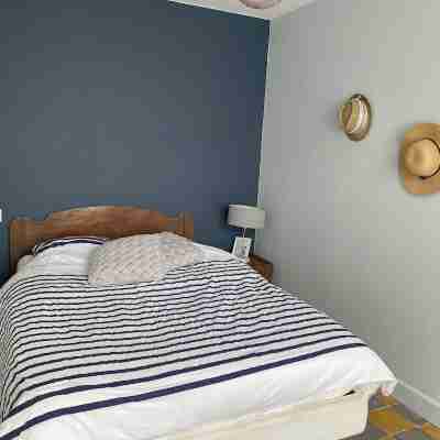 Old restored wine storehouse between sea and forest Rooms