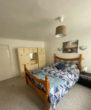 Super deluxe 3 bedrooms apartment in this popular area of Stanley