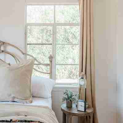DISCOUNT @The Louie, a Designer central Tucson gem Rooms