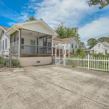 Chincoteague Island Creekside Cottage