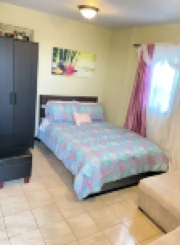 Convenient and clean studio near the beach and Newport.