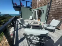 Relax And Enjoy The California Coast From This Lovely Private Suite