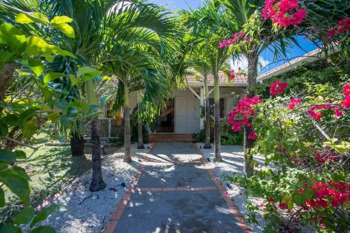 Spacieuse Villa de Luxe de 5 Chambres Avec Piscine Privée et vue mer