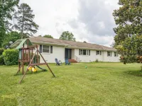 NEW! minutes to downtown-1/2acre Luxe Ranch Living