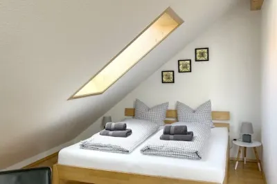 Apartment mit Dachterrasse Sauna in Wangen artphysio - Ihre Physiotherapie/Osteopathie/Heilpraktiker - Praxis im Adler-Quartier in Wangen附近的飯店