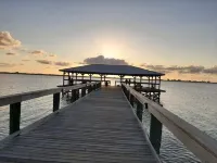 Ocean Front, Pool. Beautiful Beach Great for Surfing, Swimming and Walking!