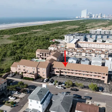 LOCATION! LOCATION! LOCATION! Brigantine Beachfront Getaway! Отели в г. Бригантин