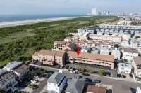 LOCATION! LOCATION! LOCATION! Brigantine Beachfront Getaway! Hotels in Brigantine