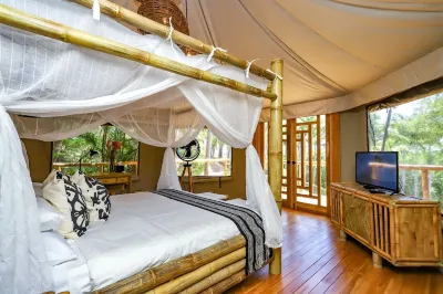 WAVEFRONT BAMBOO GLAMPING PARADISE