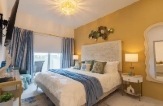 Modern 2-bedroom apartment in amazing Cabo San Lucas w/ hot tub, pool and Gym