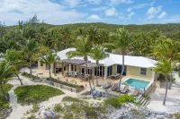 Lattitude Adjustment Luxury Gated Beach Front Paradise 酒店