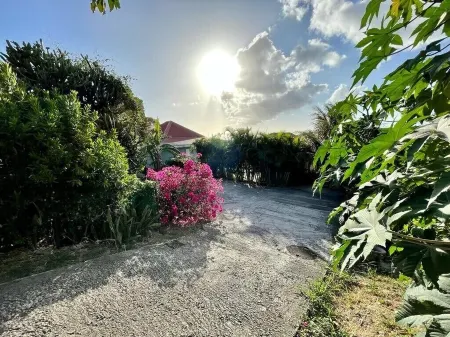 New villa with swimming pool, magnificent view of the caribbean sea, 1 'from the beach Отели в г. Лез Анс-д'Арле