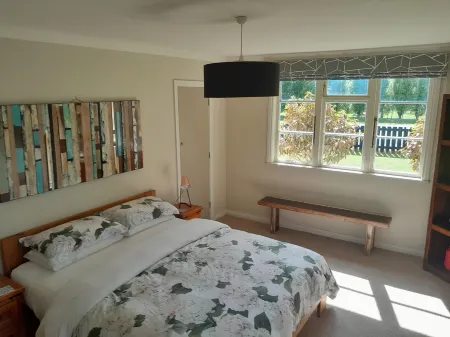 NewYorkNewYork: Fast Fibre, Sky&Smart TV, all Linen and Cleaning Fee included. Отели в г. Мартинборо