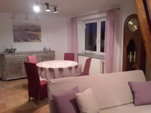 Lavender apartment with balcony, 4 persons  호텔