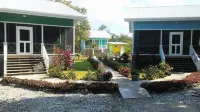 The Dolphin House - A Serenity Beach Cottage Hotels near Black Coral Wall Dive Site
