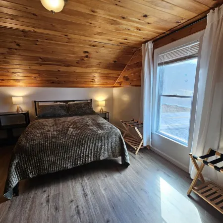 Charming Farmhouse in Oneonta, NY, 2 Mins away from Cooperstown All Star Village
