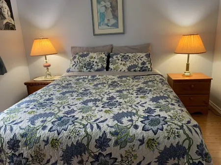 A cheerful and cozy waterfront grand mom's cottage