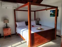 Cozy Oceanview Room at Hidden Treasure Villas
